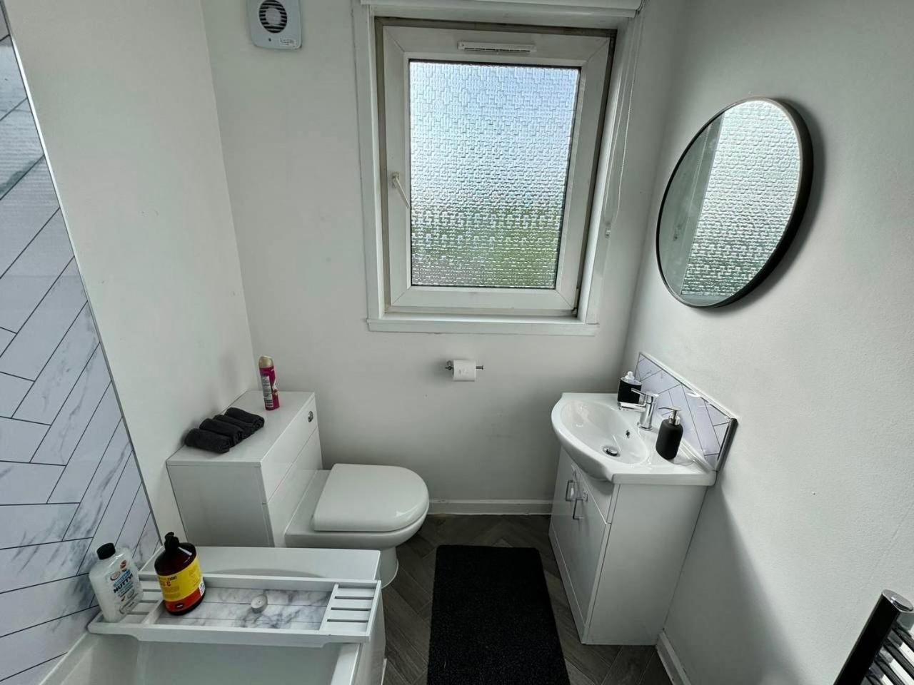 Clydebank Brand New 3Bdr Home, Glasgow Exterior photo