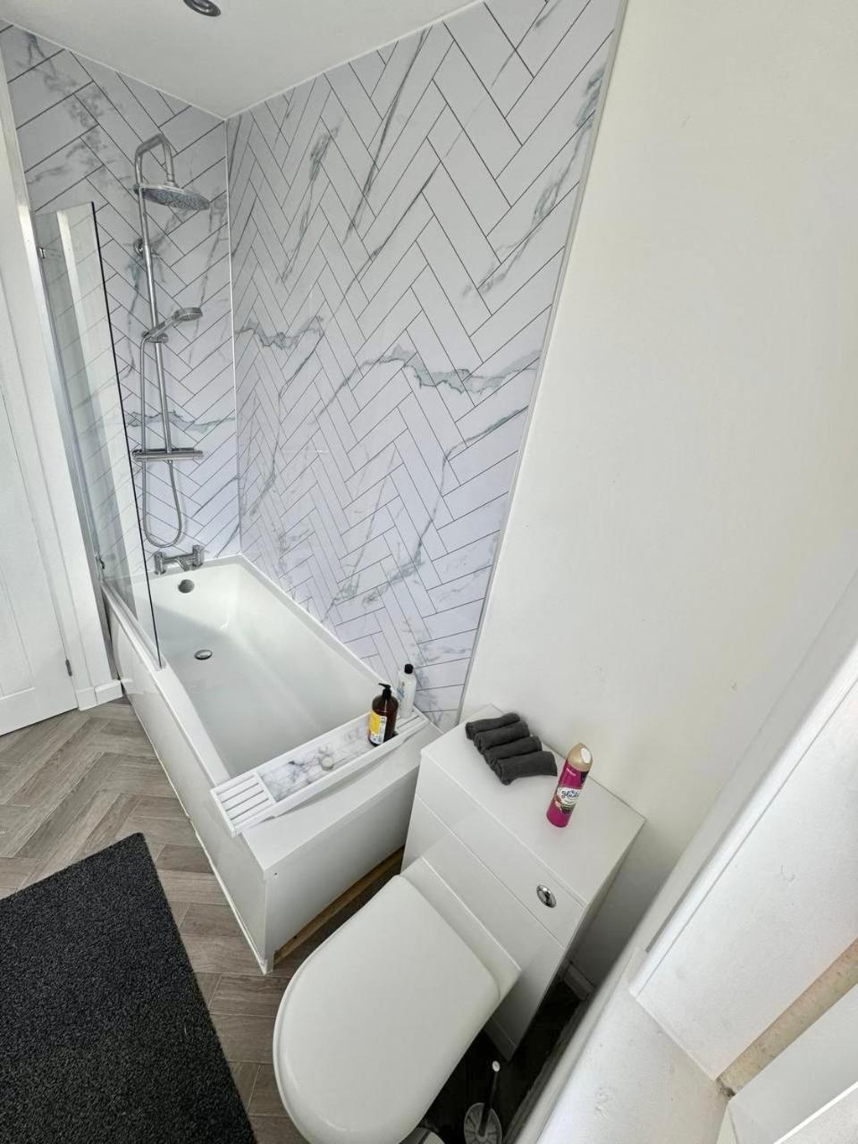 Clydebank Brand New 3Bdr Home, Glasgow Exterior photo