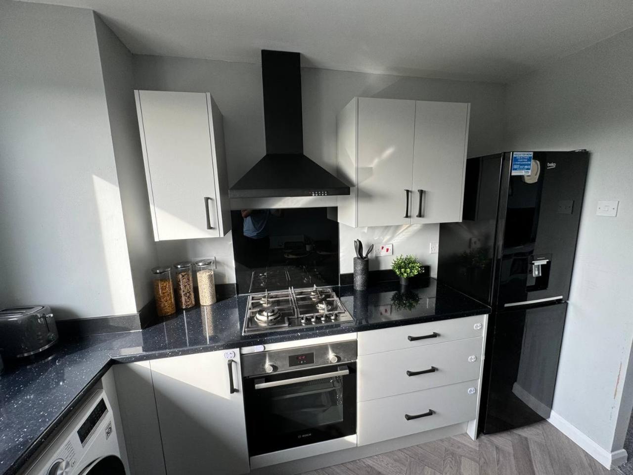 Clydebank Brand New 3Bdr Home, Glasgow Exterior photo